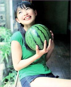 网红赵一菲吃瓜事件真相,揭秘网红背后的真相与争议