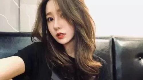 抖音清华美女吃瓜网红,揭秘校园生活趣味瞬间”