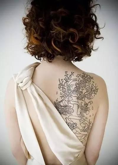 吃瓜纹身网红图片